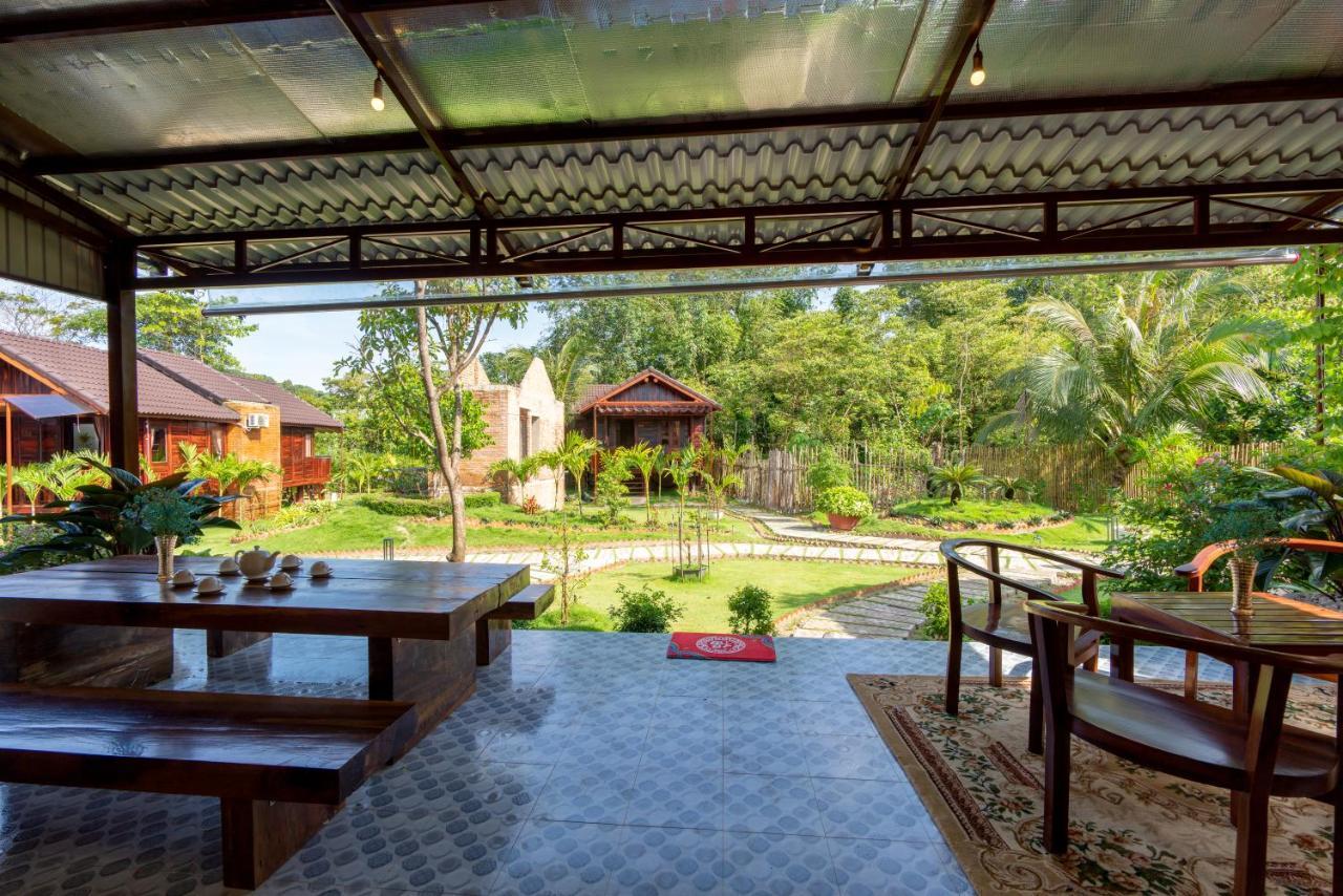 Anna Pham Bungalow - Friendly Local 두옹 동 외부 사진