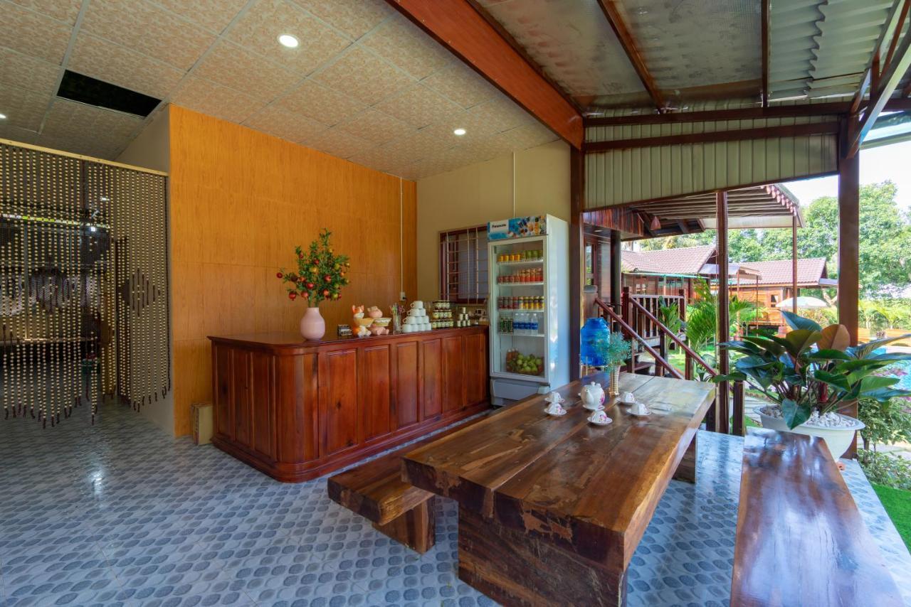 Anna Pham Bungalow - Friendly Local 두옹 동 외부 사진