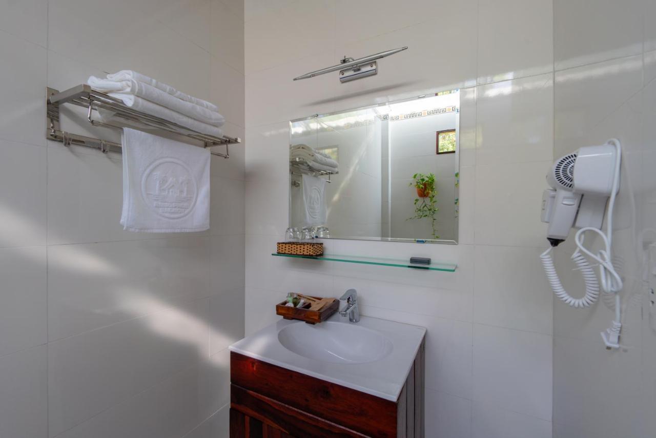 Anna Pham Bungalow - Friendly Local 두옹 동 외부 사진
