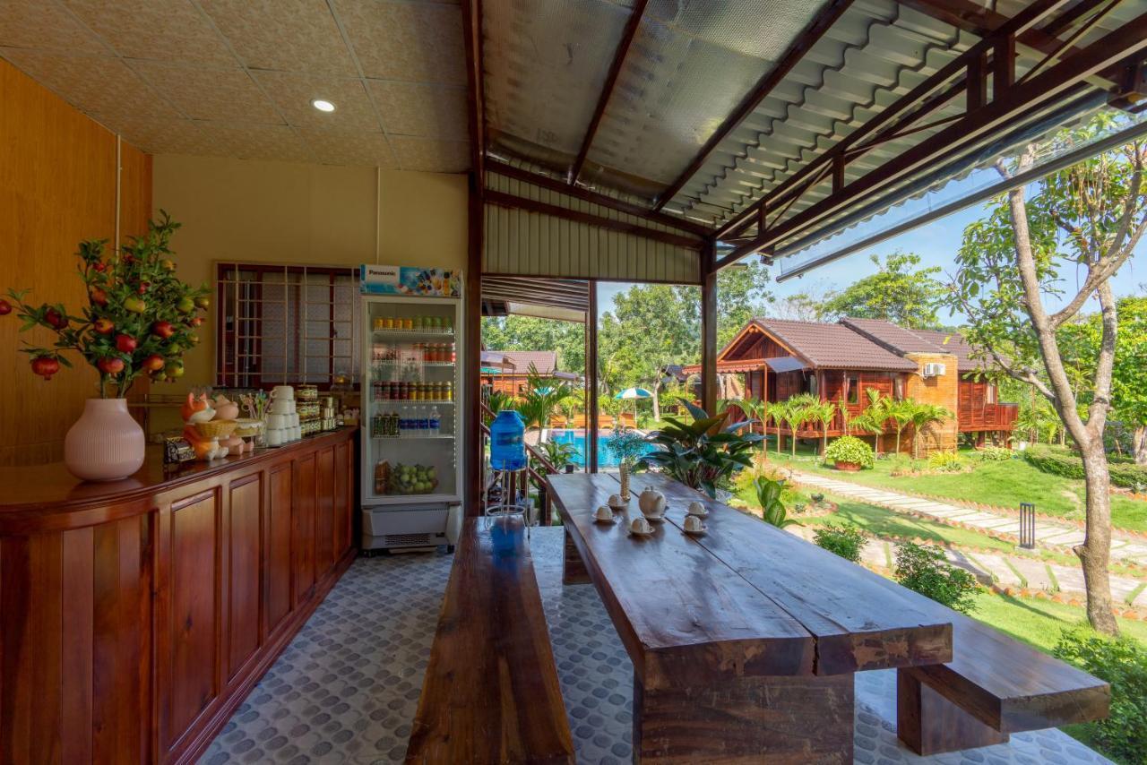 Anna Pham Bungalow - Friendly Local 두옹 동 외부 사진