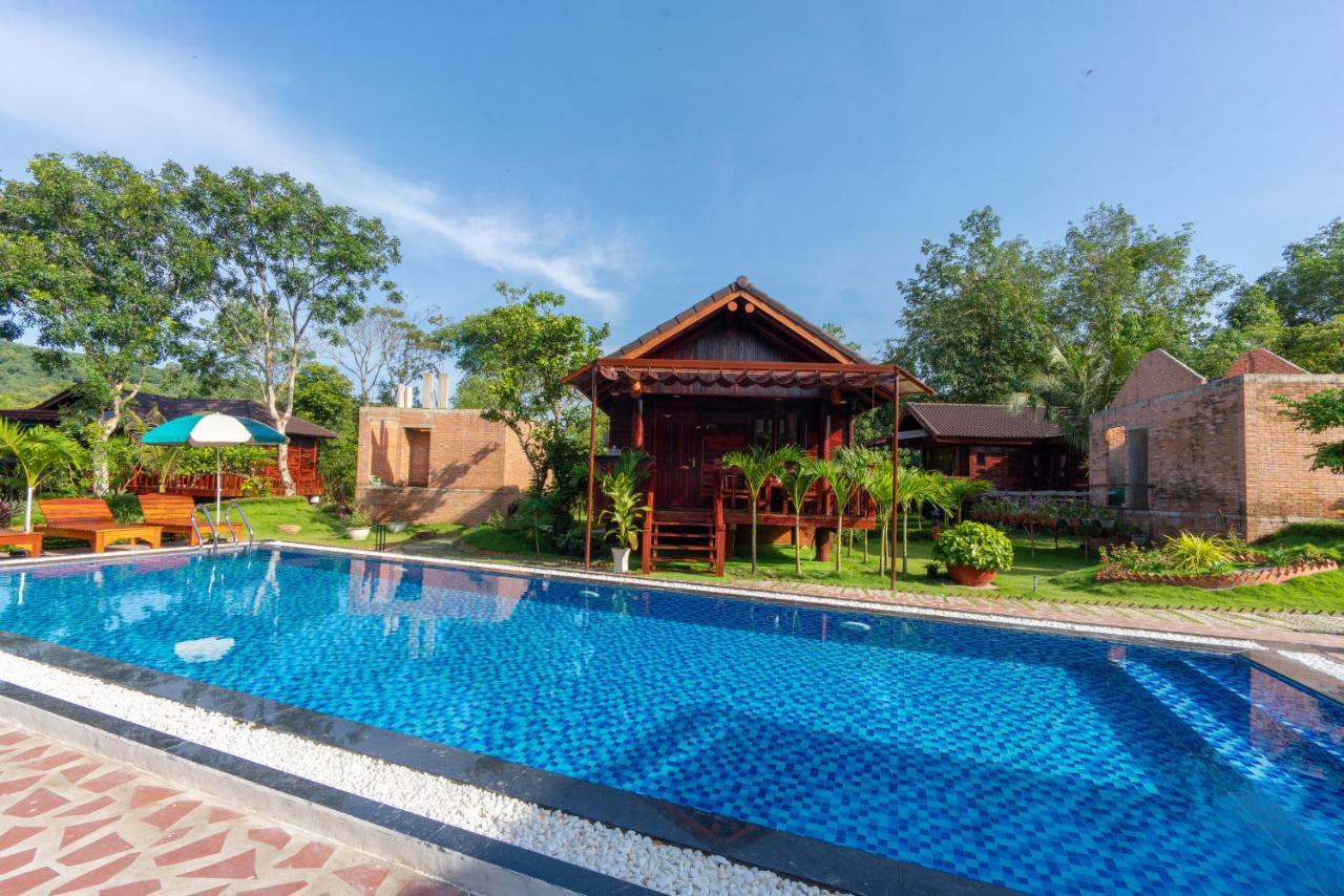 Anna Pham Bungalow - Friendly Local 두옹 동 외부 사진