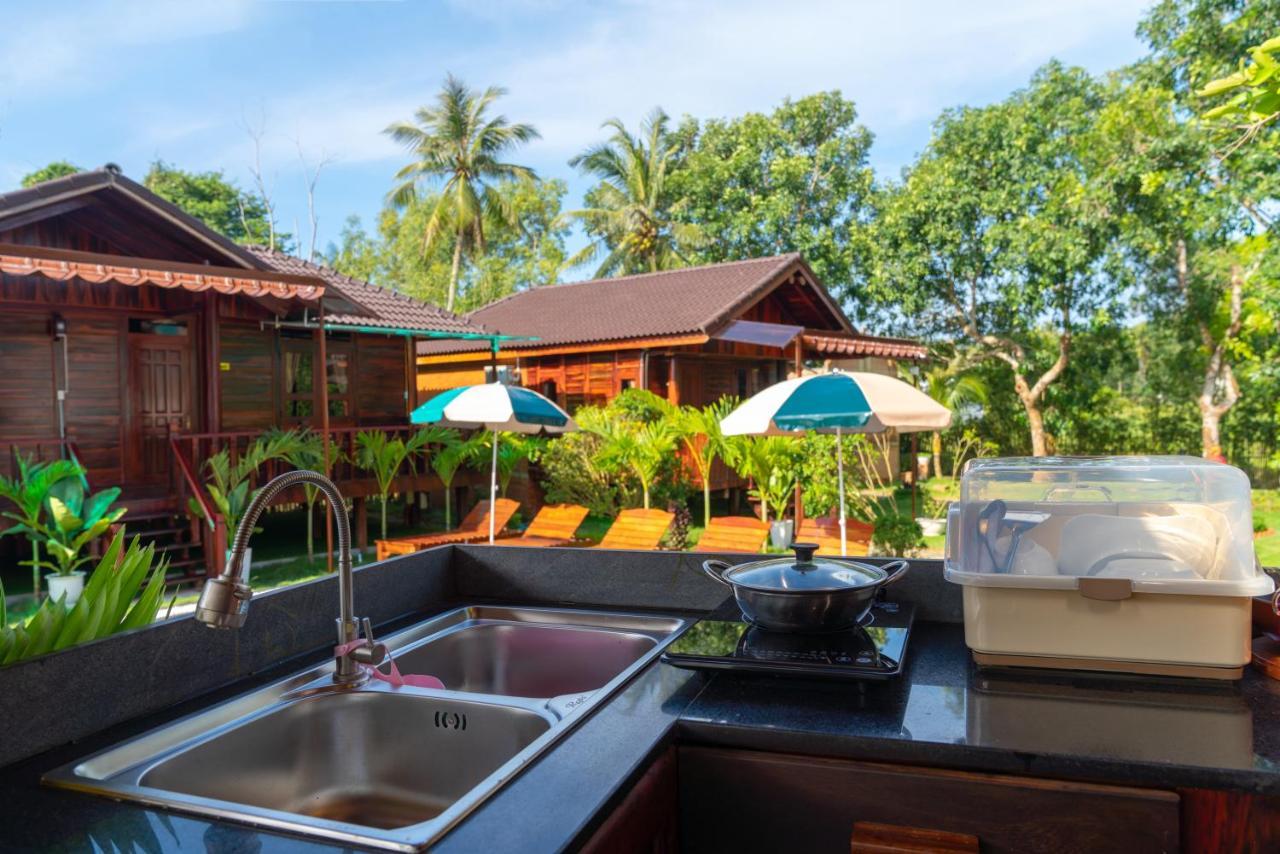 Anna Pham Bungalow - Friendly Local 두옹 동 외부 사진